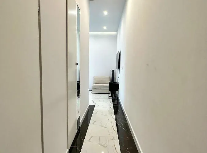 Apartman The Canvas Corner, 200 M Beach 350 M Monte Cassino *