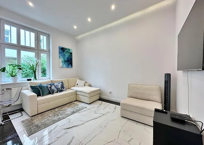 The Canvas Corner, 200 M Beach 350 M Monte Cassino Apartman *